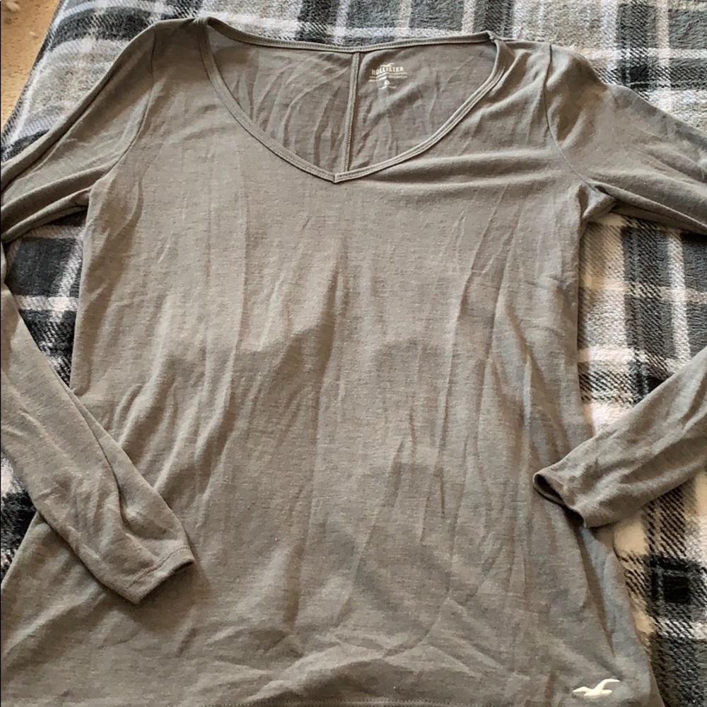 Long sleeve grey Hollister shirt